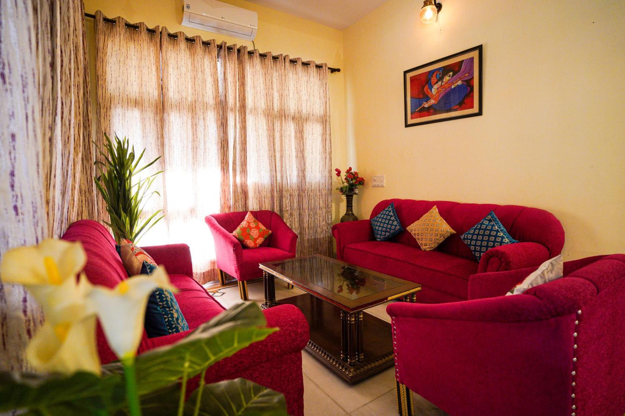 Hotel Neeraj Bhawan- Triveni Ghat リシケーシュ エクステリア 写真